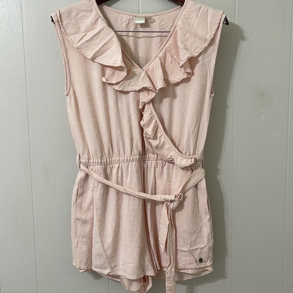 ROXY Pale Pink Ruffles Shorts Romper “Cool Your Heart” with Belt size 6 - Picture 7 of 16